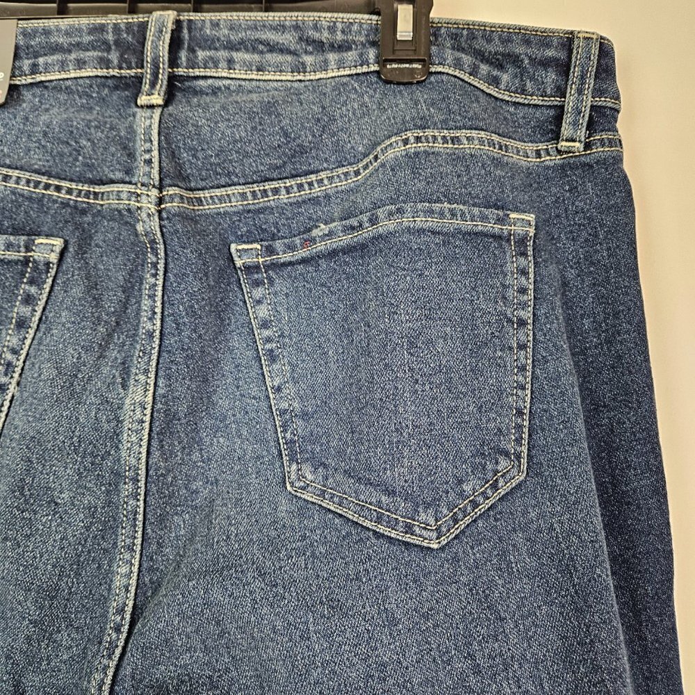 NWT TORRID Destructed Knee Distressed Button Fly Raw Hem Jean 18S 14589345 - Picture 7 of 13